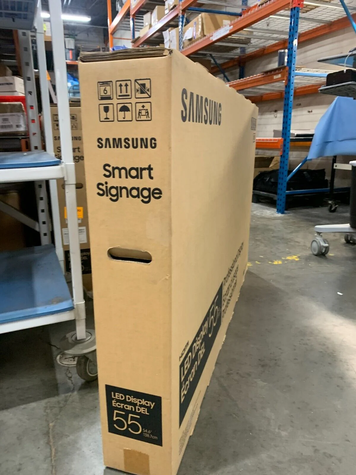 Samsung QM55R 55" 4K UHD 3840x2160 24/7 Commercial Signage LED Display - Image 3