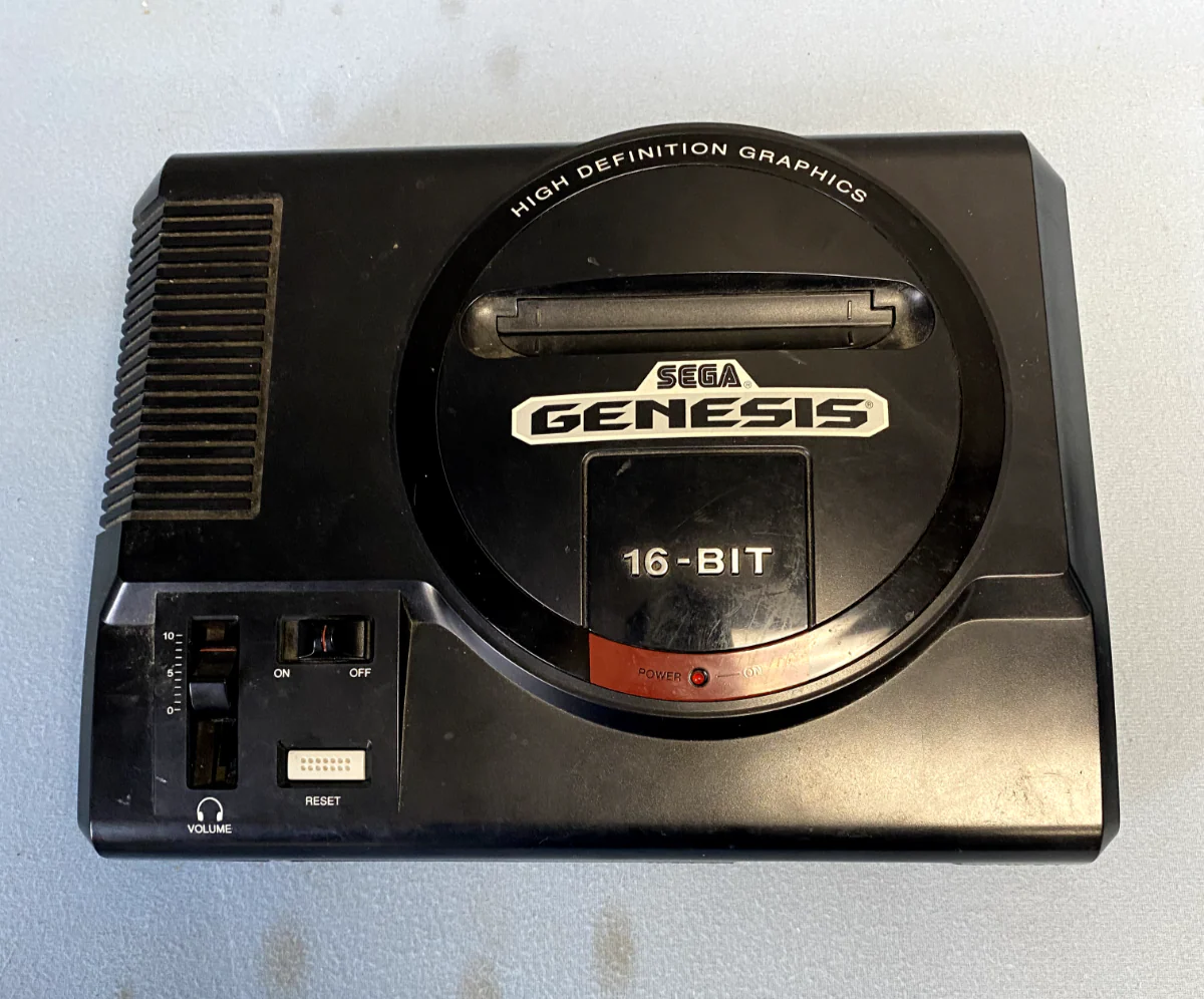 Sega Genesis 16 Bit Model 1 1601 w/ Controllers and Games - Tested and Working - Image 2