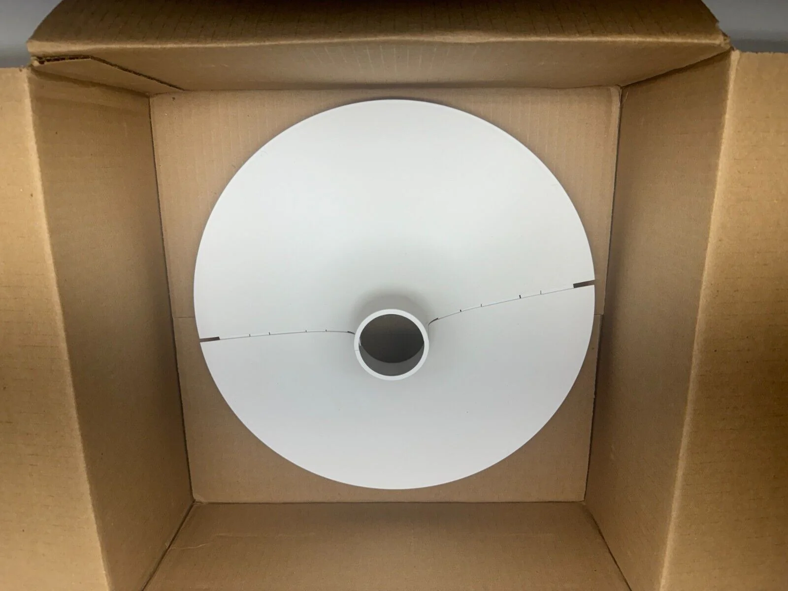 Shure A900W-R-PM 1.5" Pole Mount Kit White Round Cover for MXA900 Series Mics - Image 5