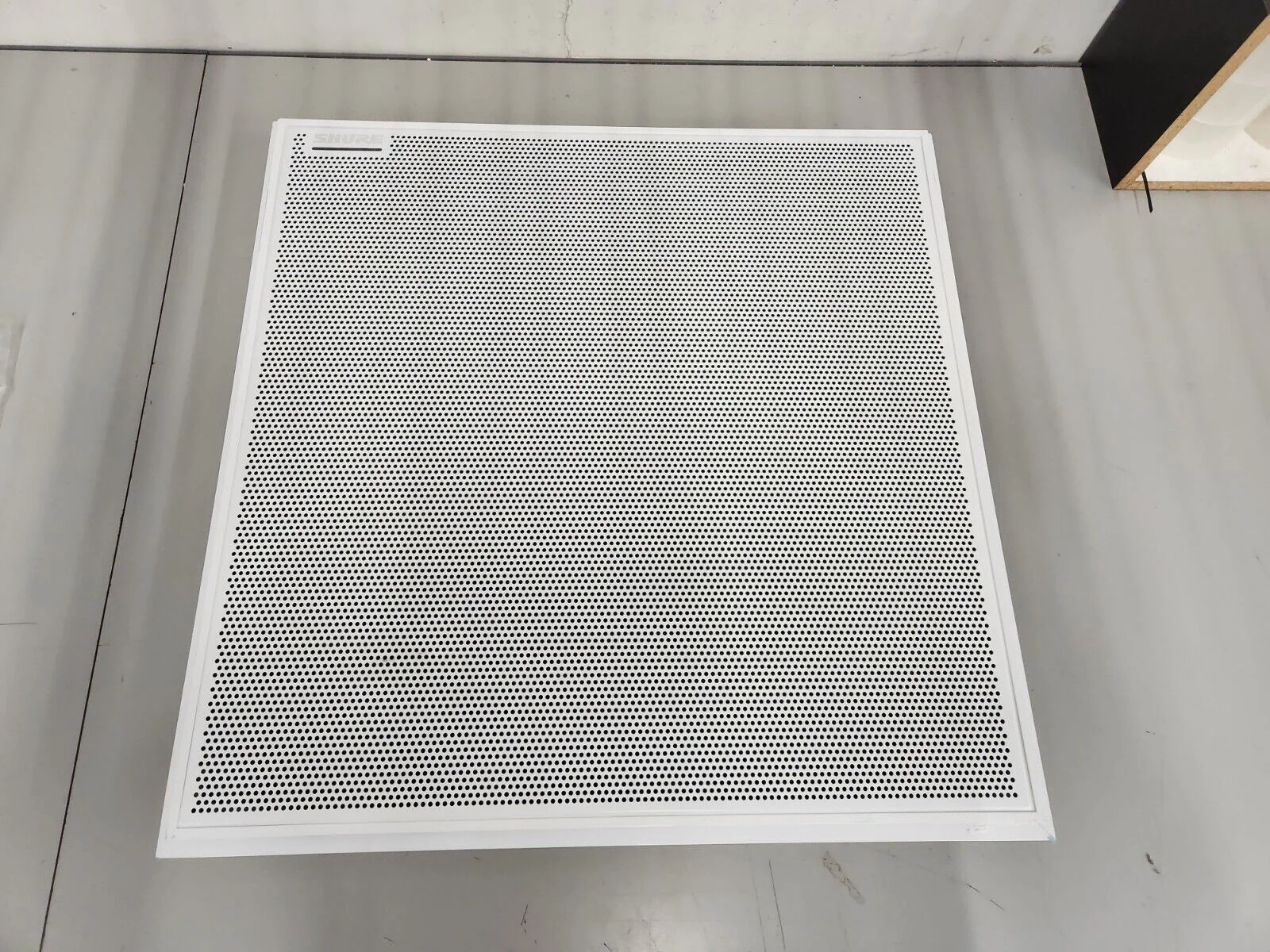Shure MXA920-S Microflex Advance Square 60cm Ceiling Microphone Array (White) - Image 2