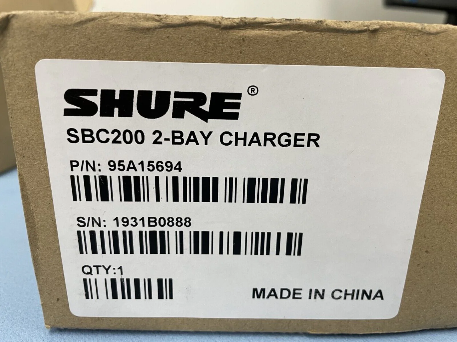 Shure SBC200-US Dual Docking Battery Charger / Microphone Charging Base Station - Image 3