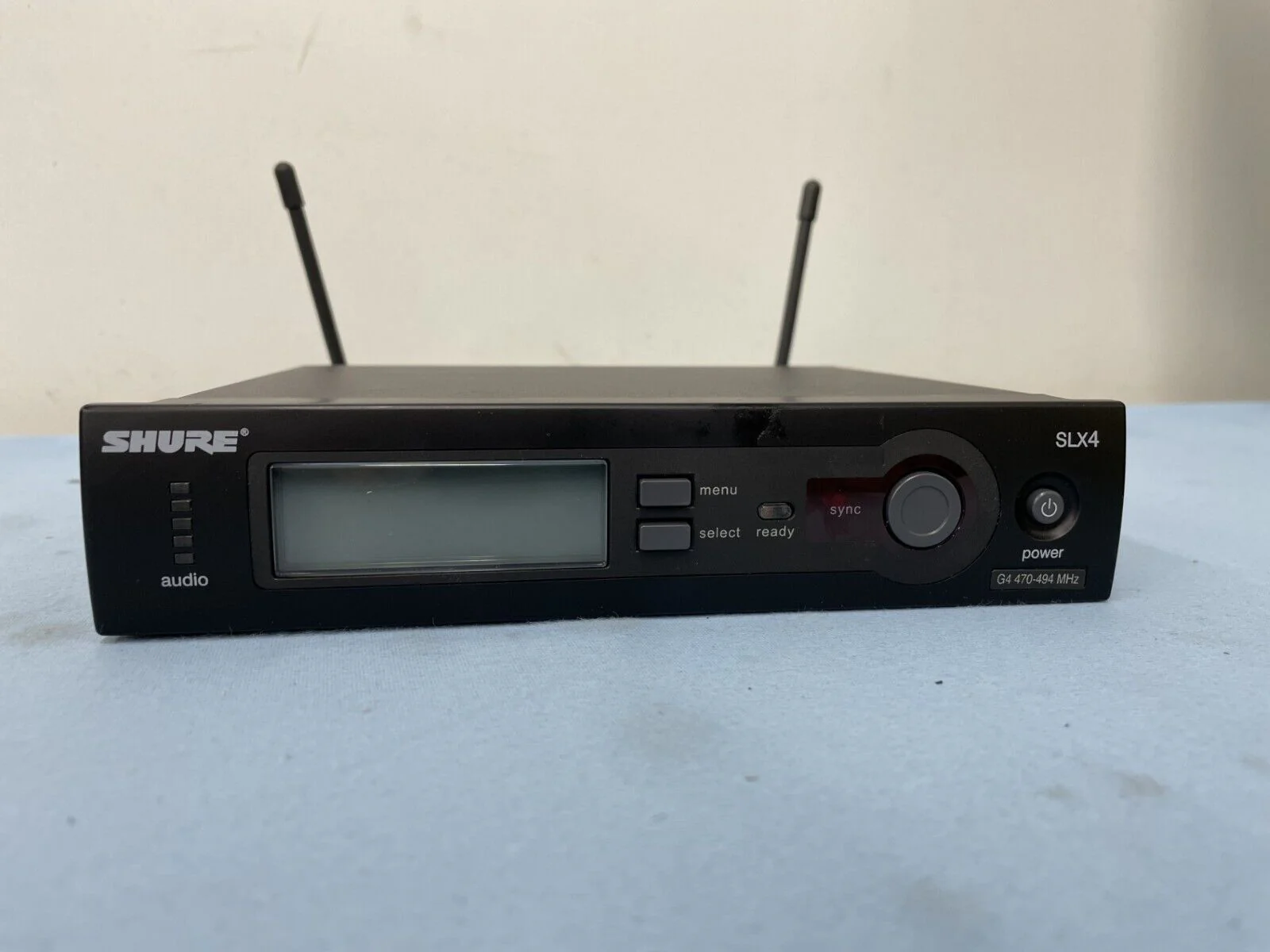 Shure SLX4 Wireless Microphone Receiver w/ Antenna & Power Supply G4 470-494 MHz - Image 2