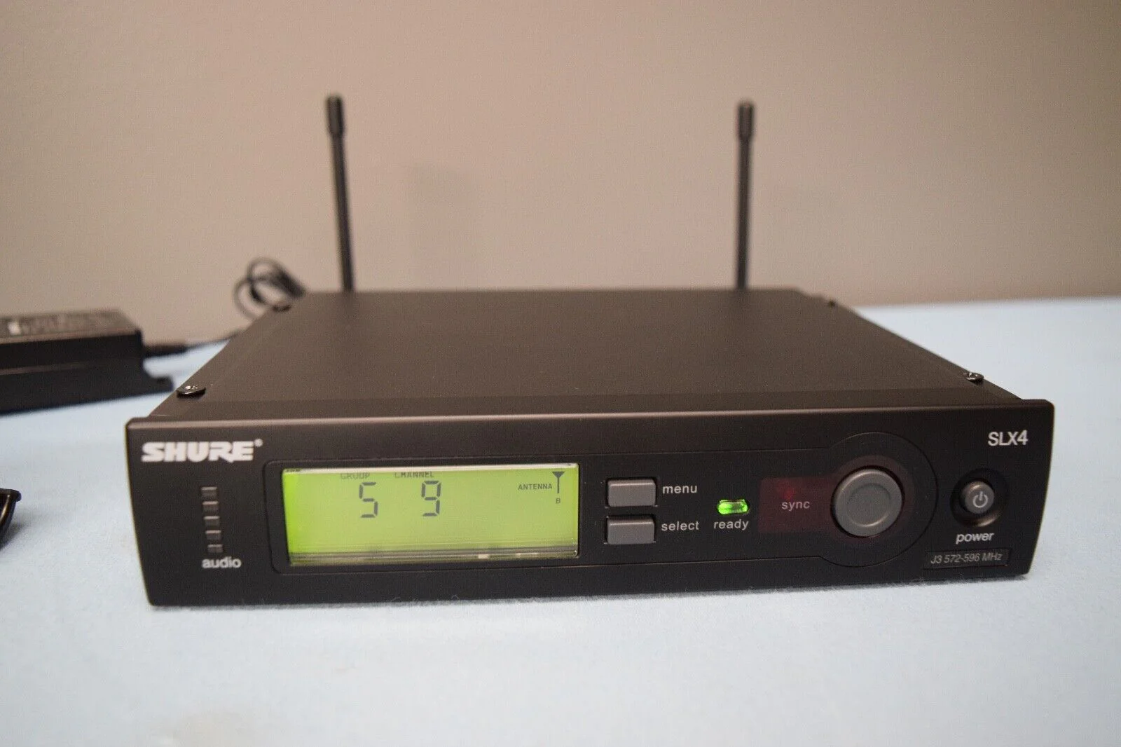 SHURE SLX4 Wireless Receiver J3 572-596 MHz w/ SLX2 SM58 Microphone & PS21US - Image 3