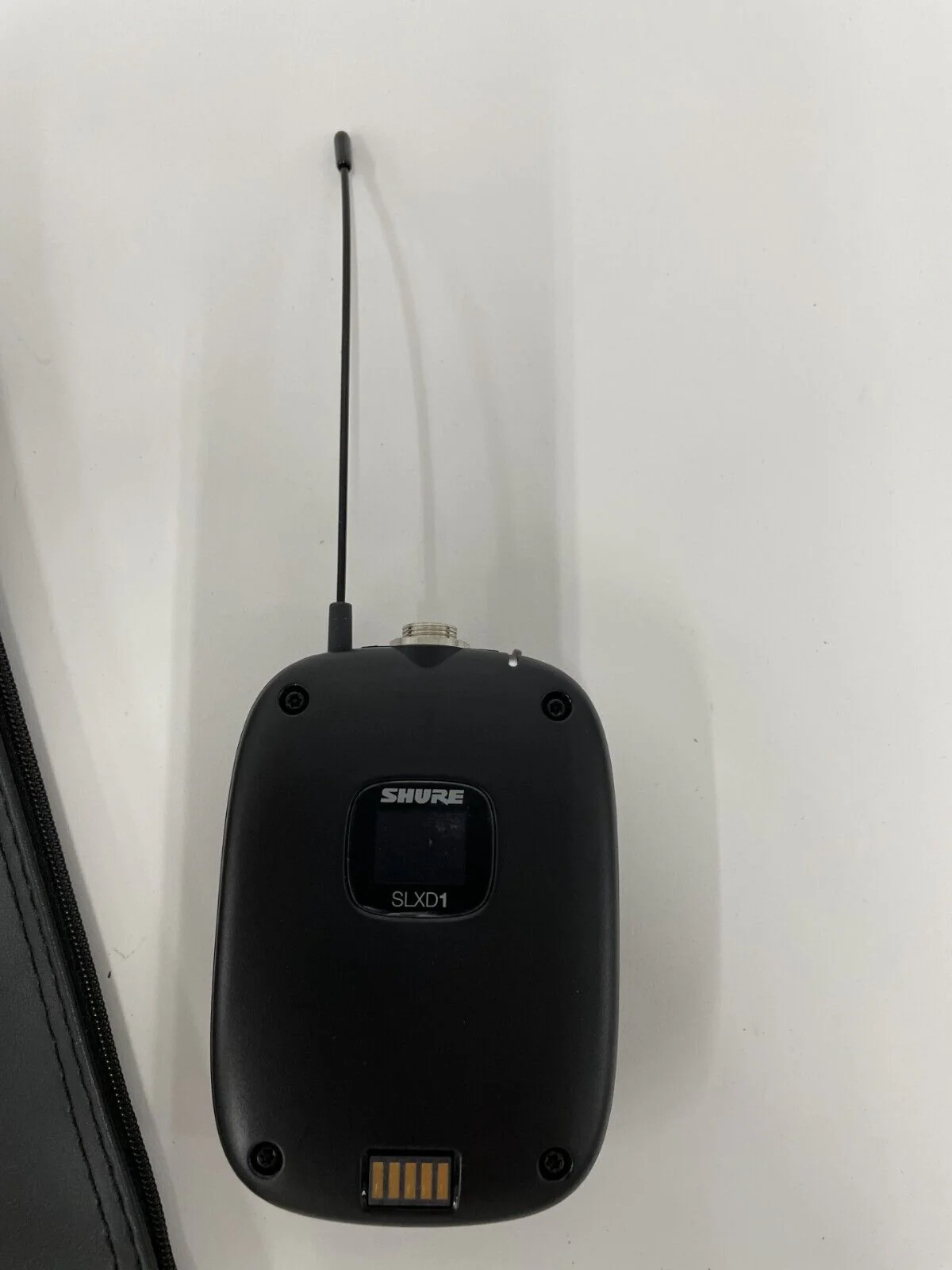Shure SLXD1 Wireless Bodypack Microphone Transmitter & Case J52 558-616 MHz - Image 2