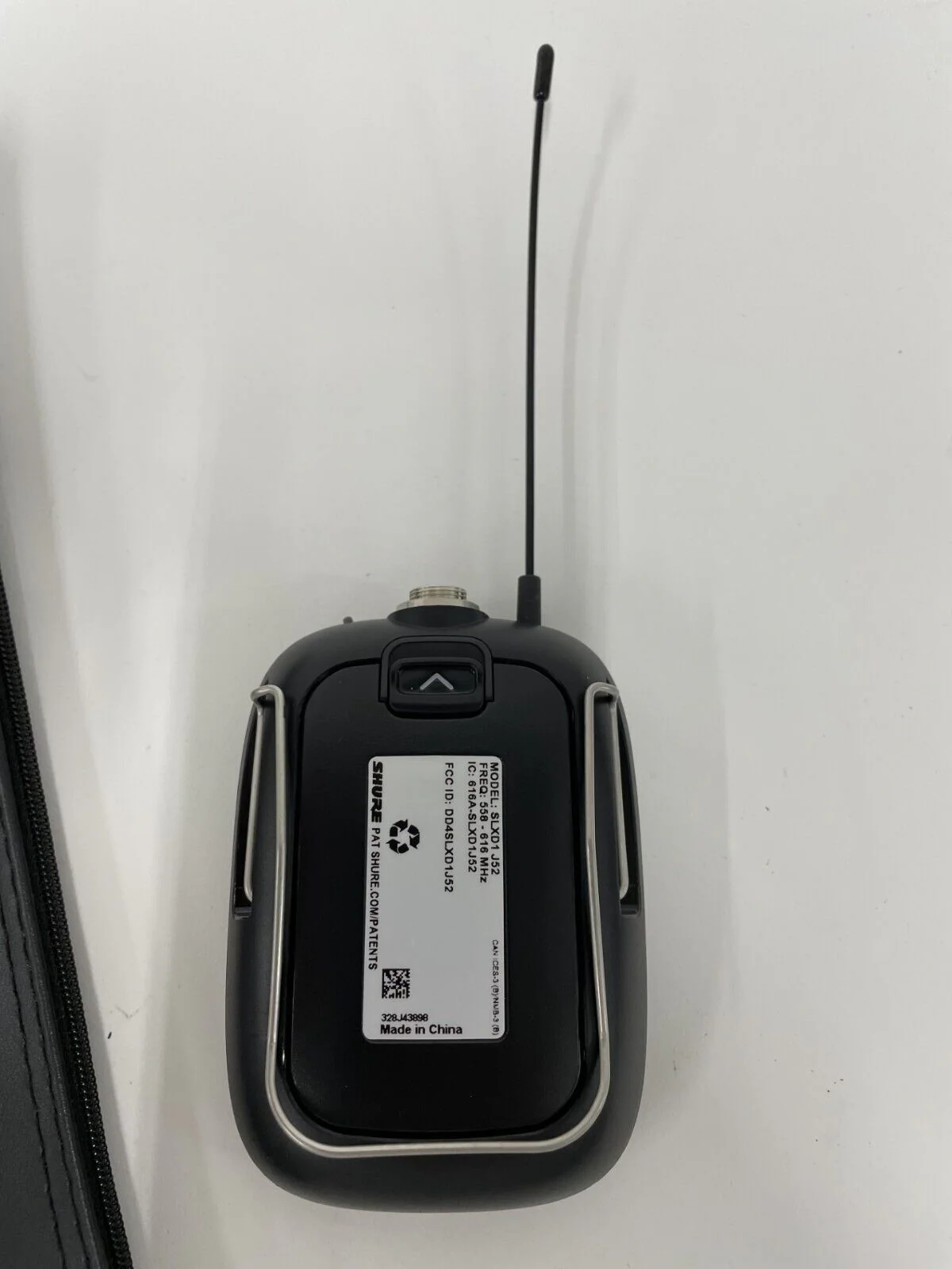 Shure SLXD1 Wireless Bodypack Microphone Transmitter & Case J52 558-616 MHz - Image 3