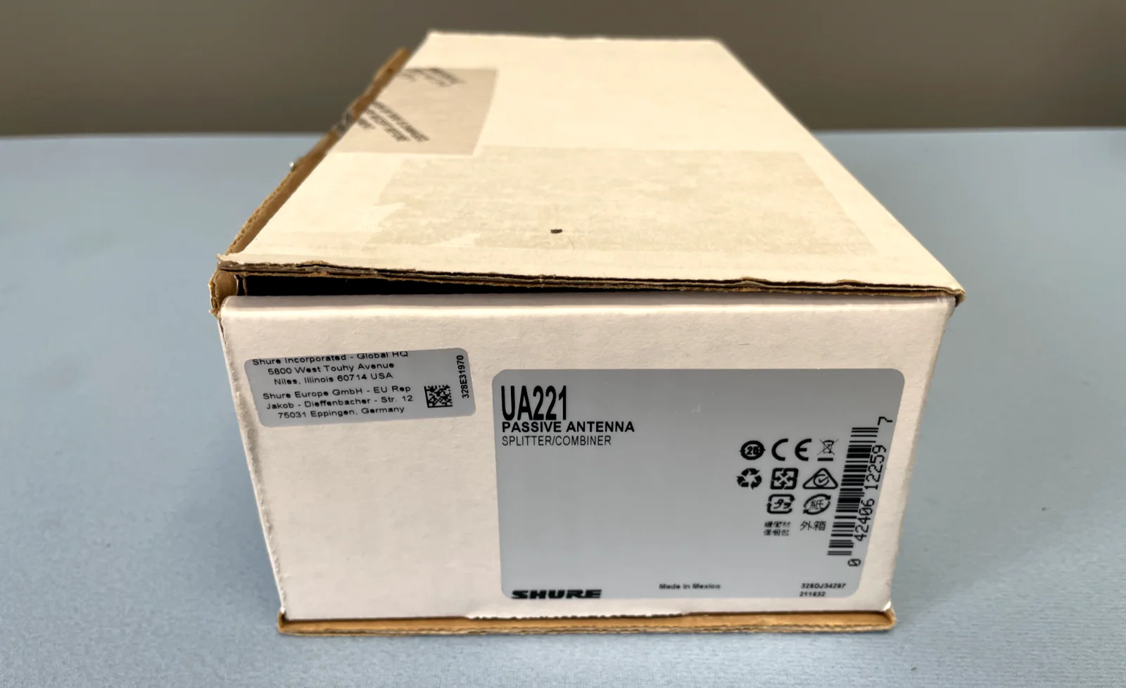 Shure UA221 Passive Antenna Splitter/Combiner Kit