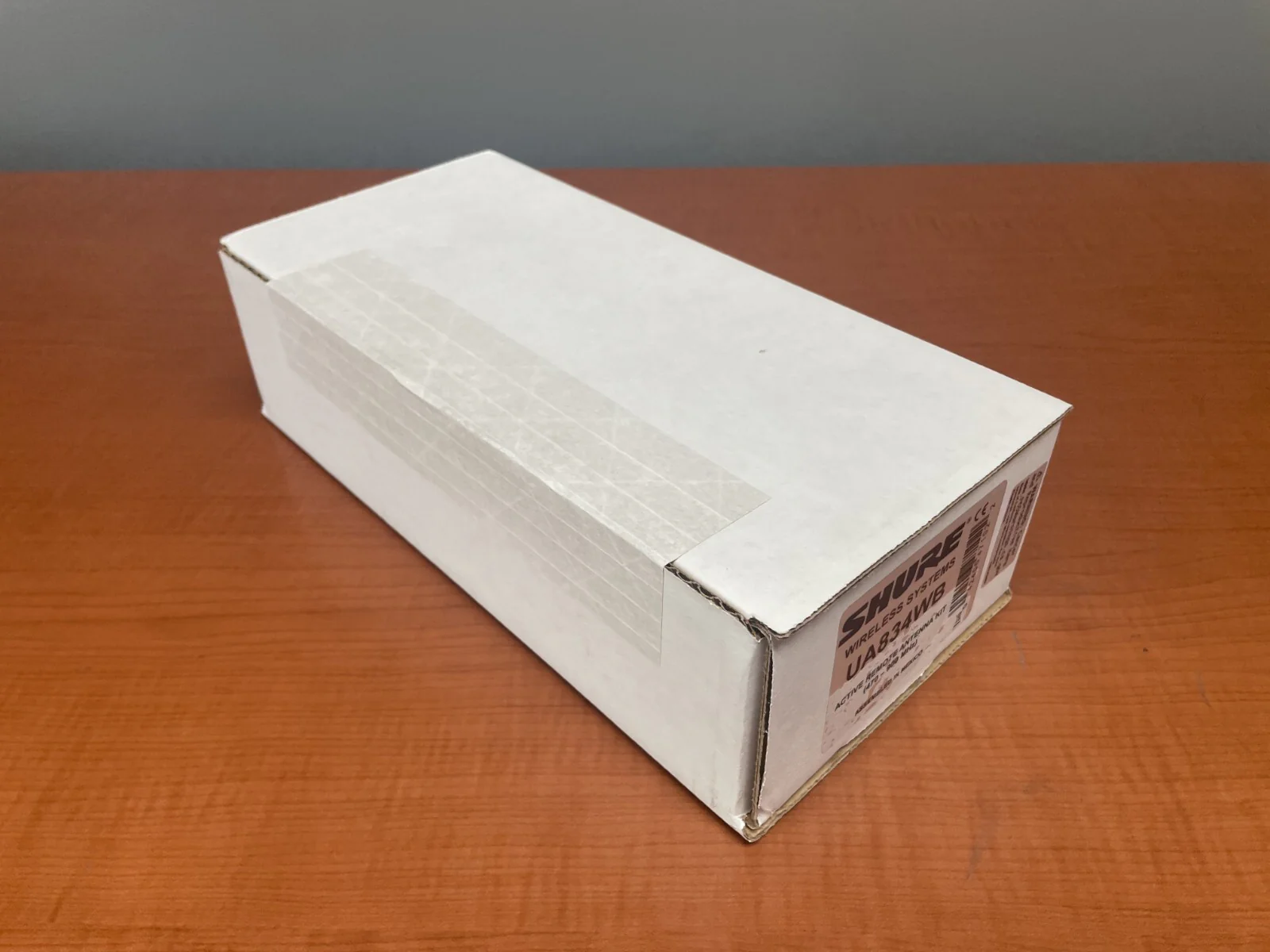 Shure UA834WB In-Line Active Remote Antenna Amplifier