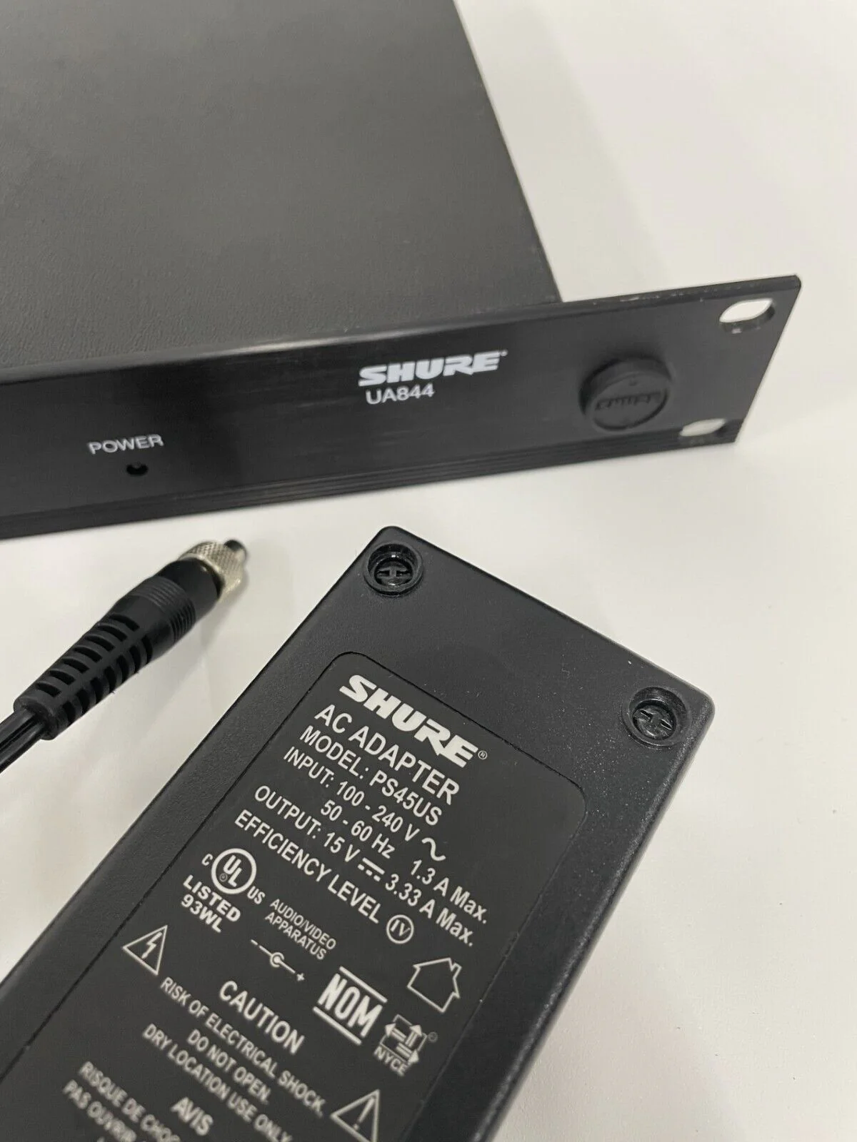 Shure UA844-US Wideband UHF Antenna / Power Distribution System 470-900 MHz - Image 2