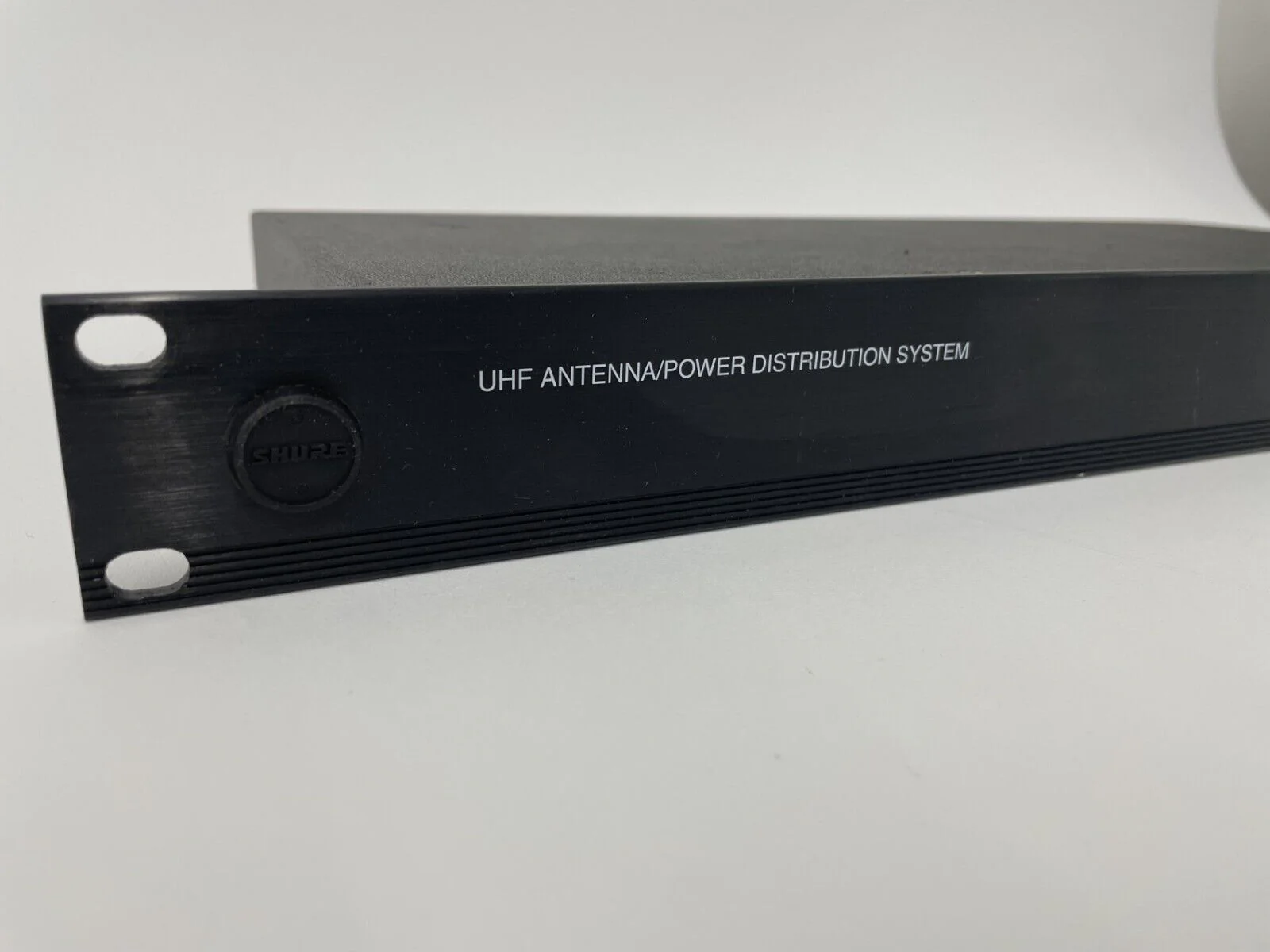 Shure UA844-US Wideband UHF Antenna / Power Distribution System 470-900 MHz - Image 4