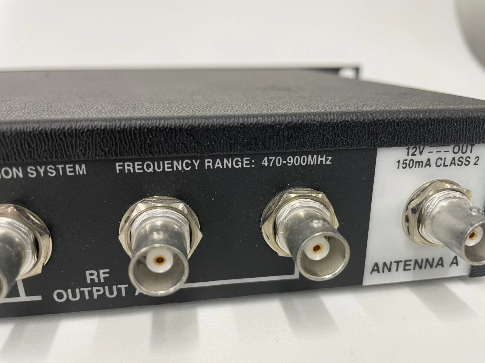 Shure UA844-US Wideband UHF Antenna / Power Distribution System 470-900 MHz - Image 7