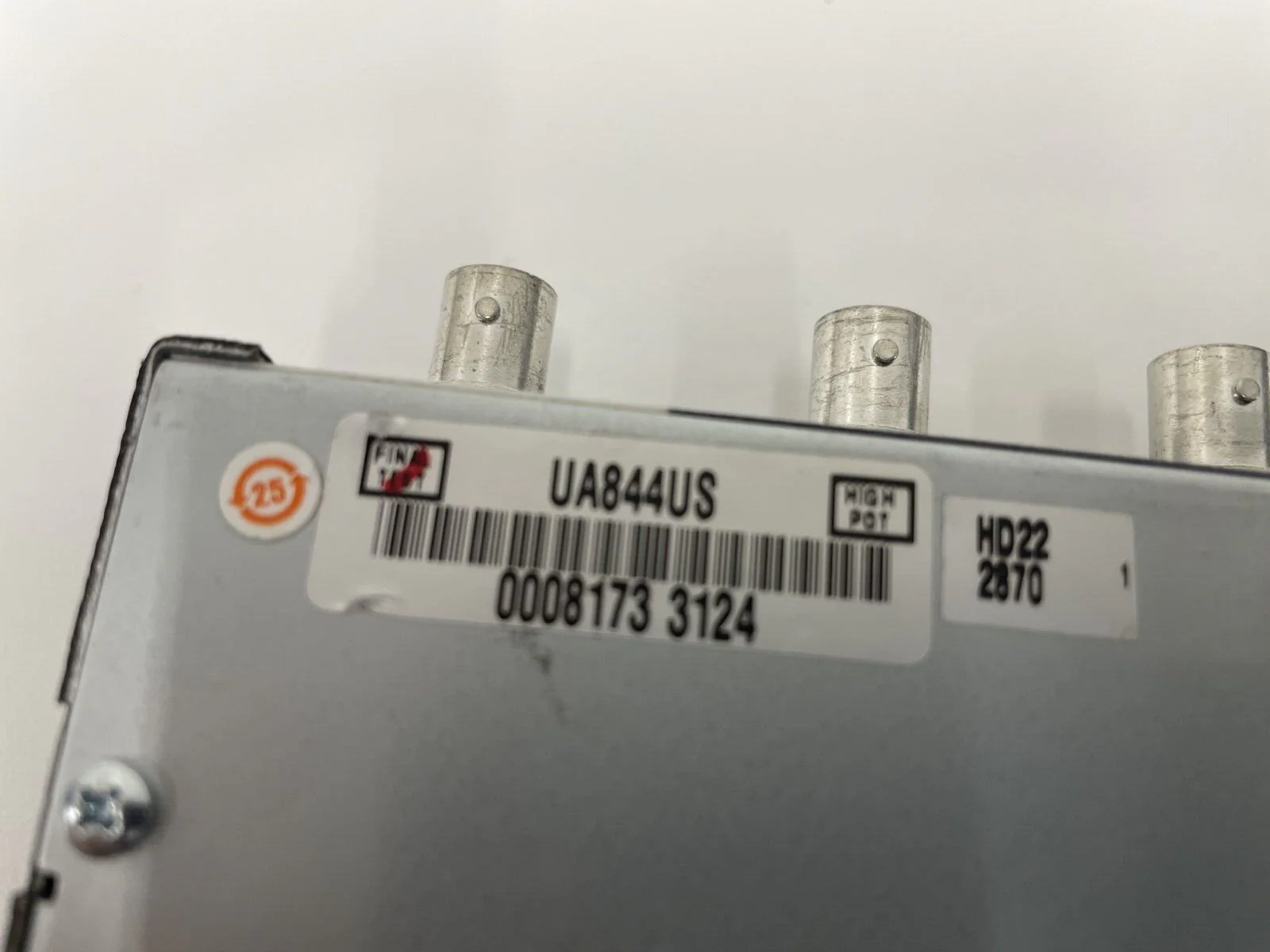 Shure UA844-US Wideband UHF Antenna / Power Distribution System 470-900 MHz - Image 8
