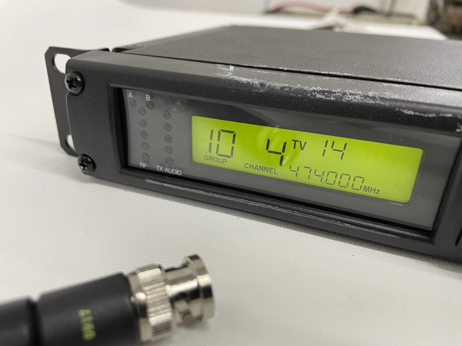 Shure ULX-Professional Wireless Microphone System w/ SM87A Handheld (G3 470-506) - Image 3