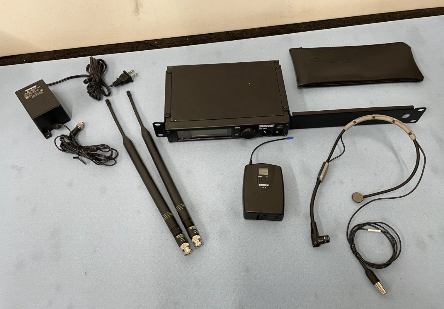 Shure ULX Wireless Pro Microphone System w/ Performance Headset 470-506 MHz G3