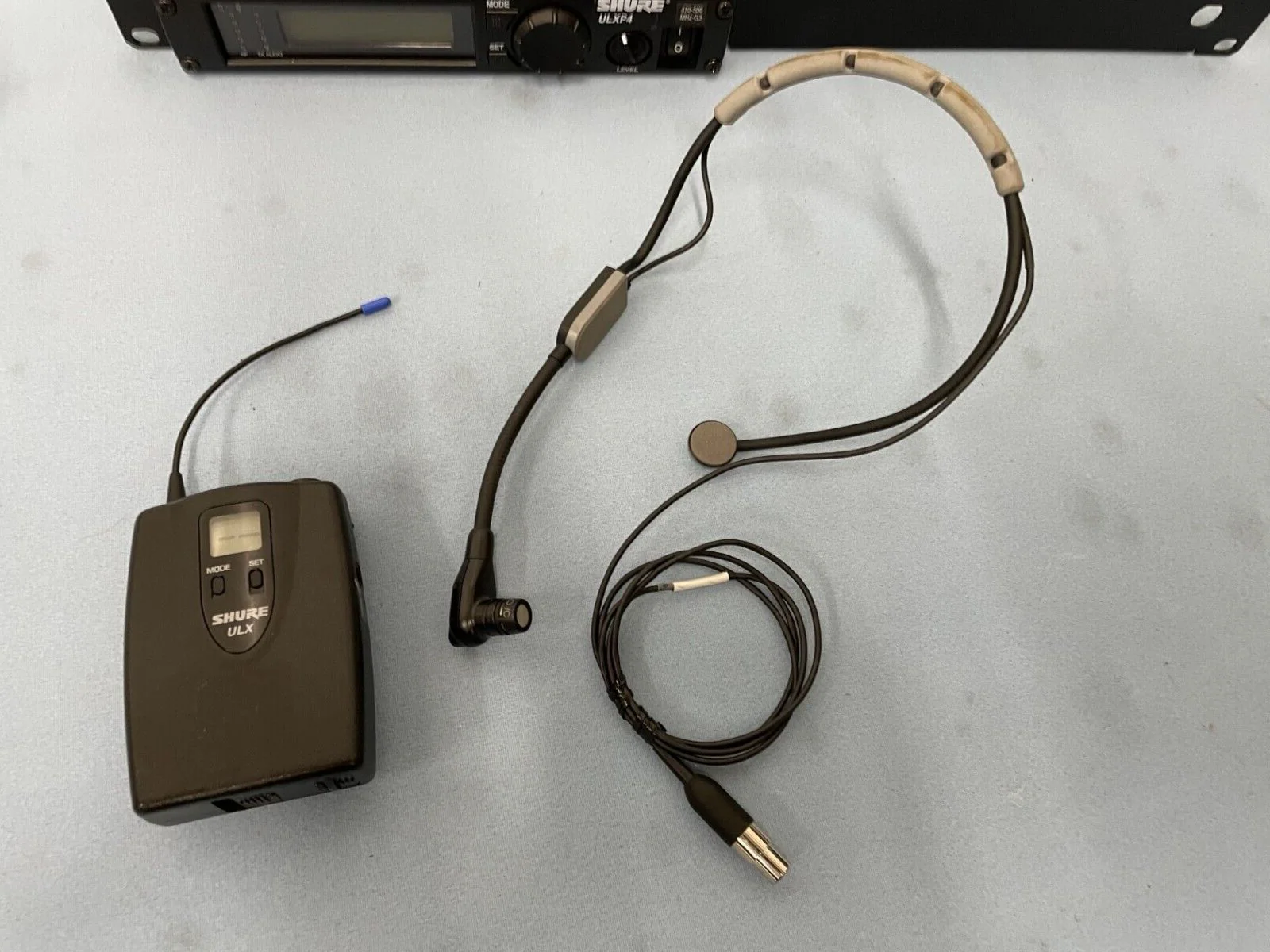 Shure ULX Wireless Pro Microphone System w/ Performance Headset 470-506 MHz G3 - Image 5