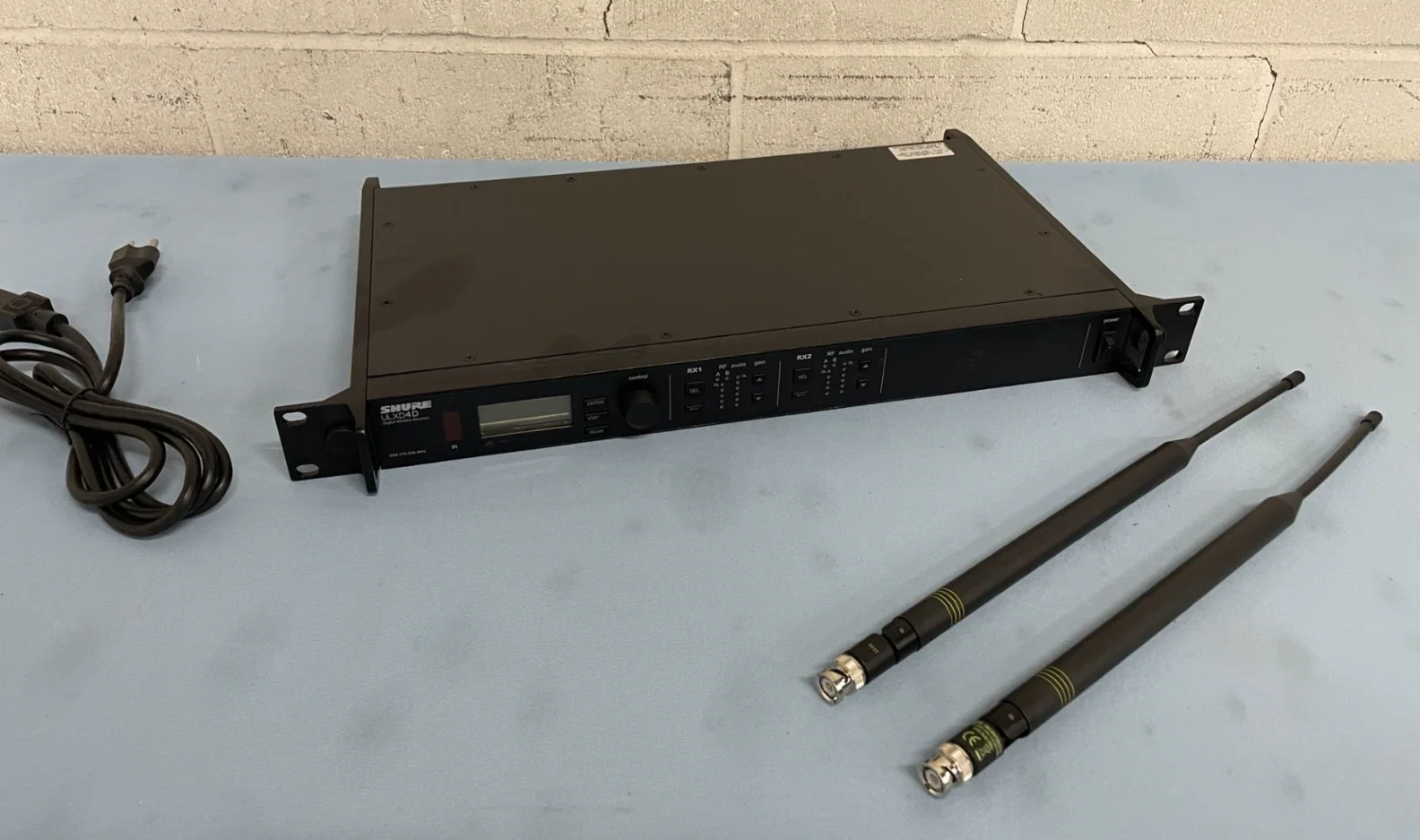 Shure ULXD4D Digital Dual-Channel Wireless Microphone Receiver G50 470-534 MHz &