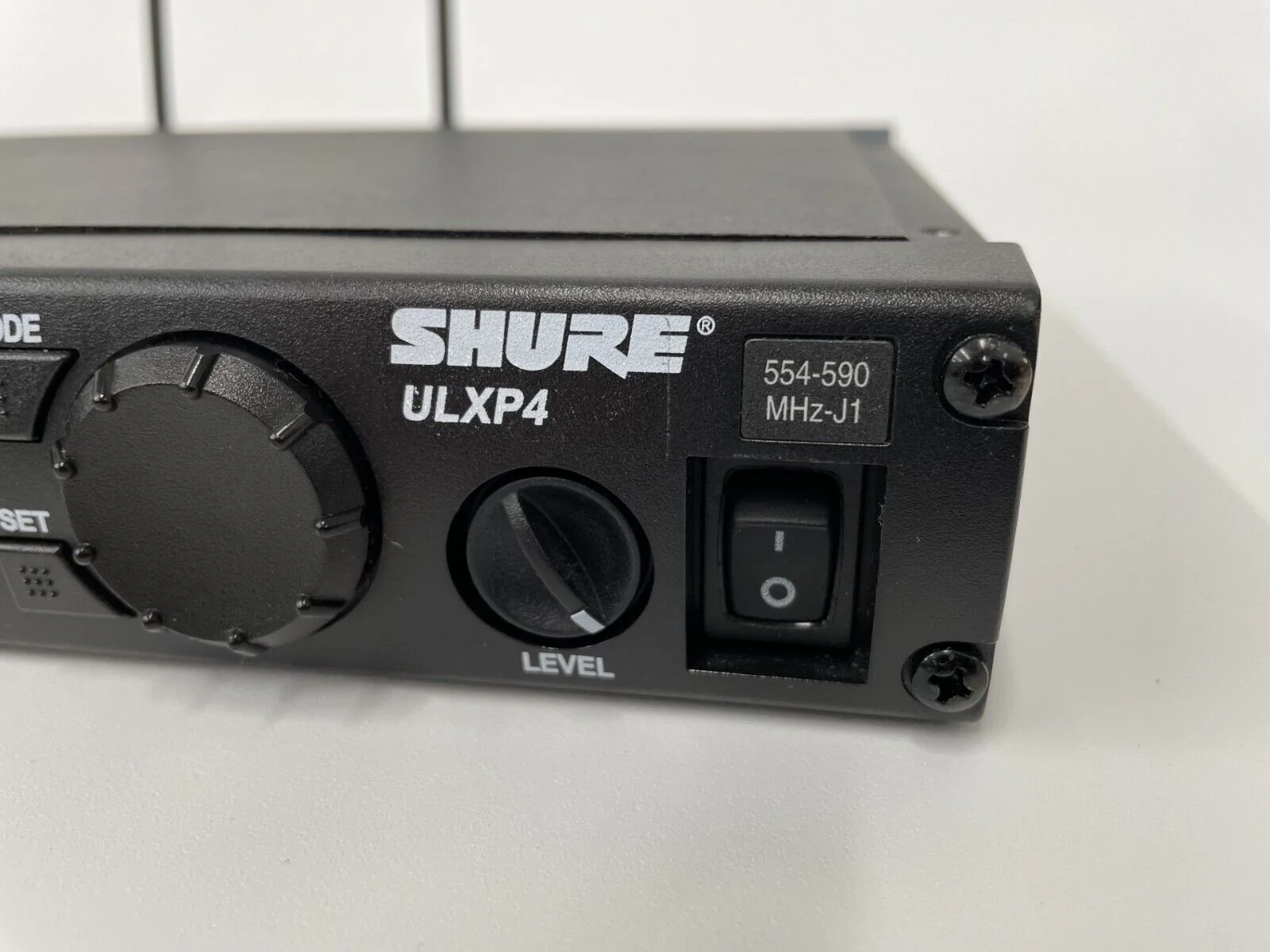 Shure Wireless Microphone System with SM58 & Bodypack/Lapel Mic - J1 554-590 MHz - Image 2