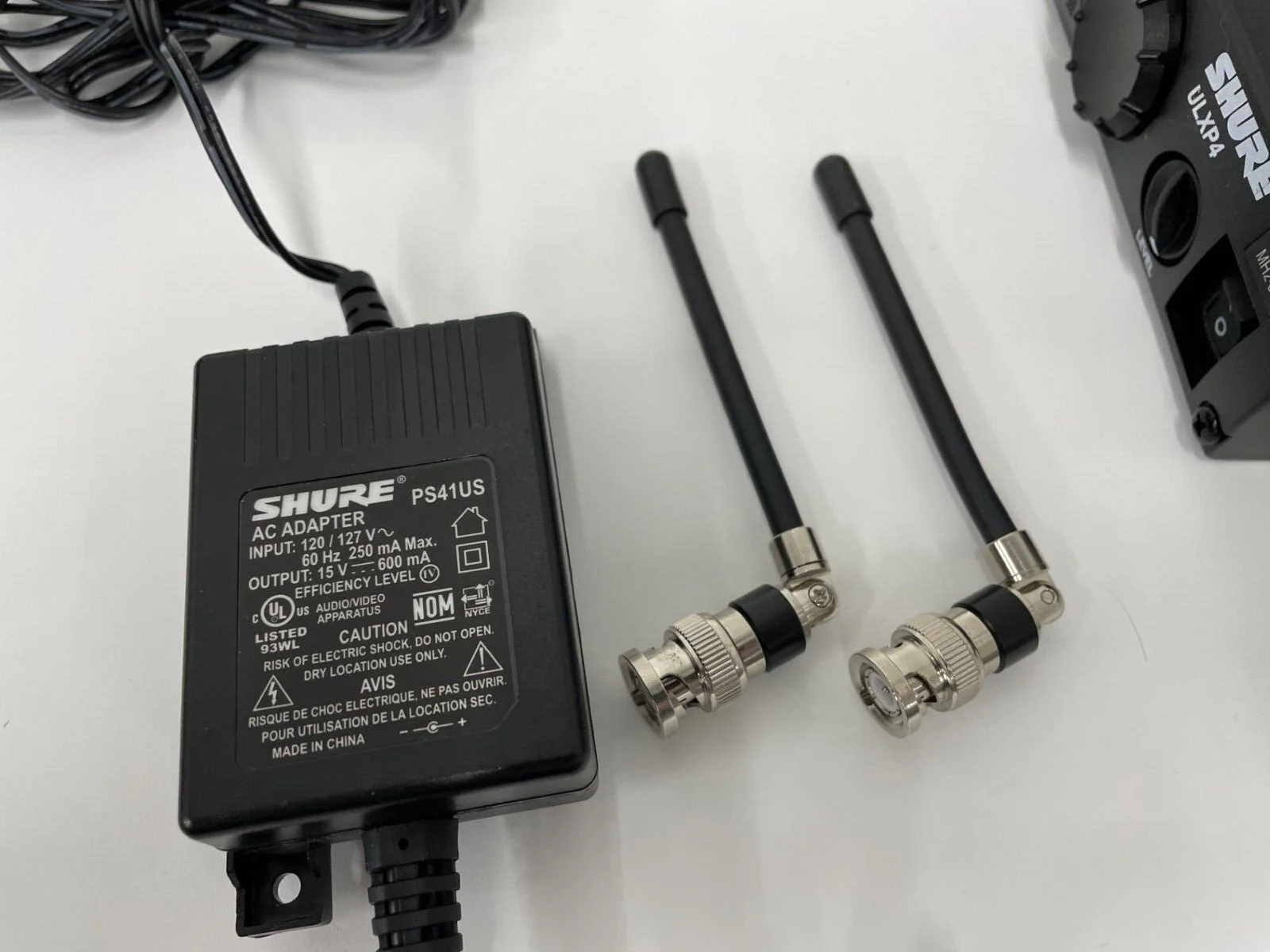 Shure Wireless Microphone System with SM58 & Bodypack/Lapel Mic - J1 554-590 MHz - Image 3