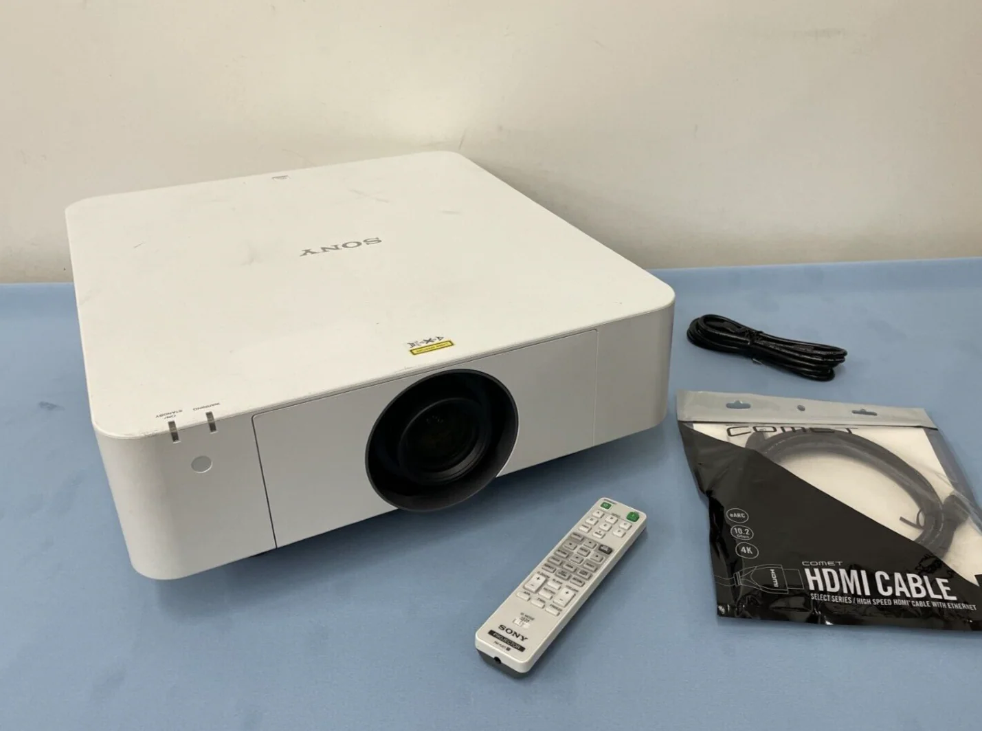 Sony VPL-FHZ65 WUXGA Laser 6000-Lumen Widescreen Projector / Projection System