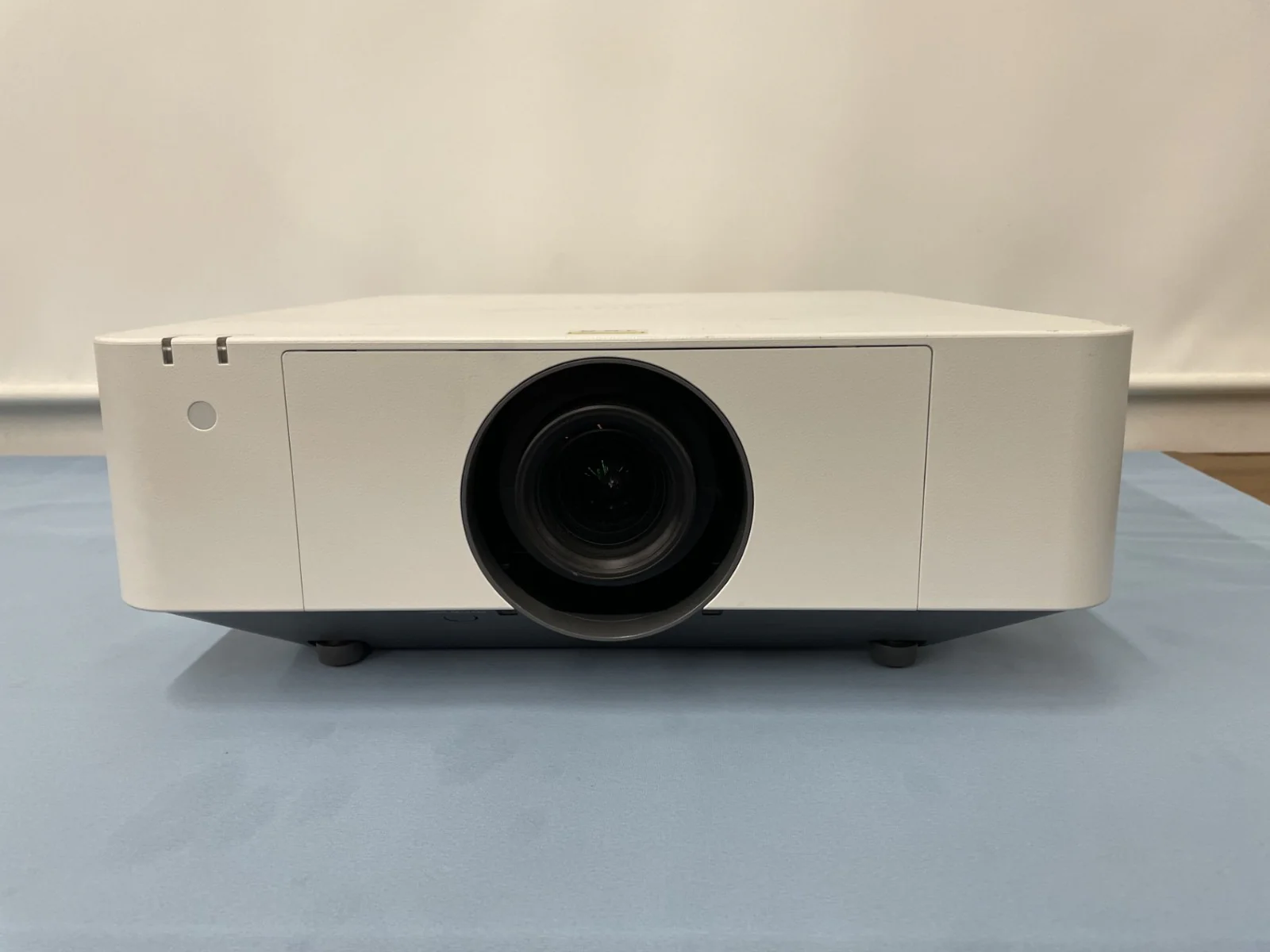 Sony VPL-FHZ75 6500-Lumen WUXGA Professional HD Laser Projector - Only 167 Hours - Image 2