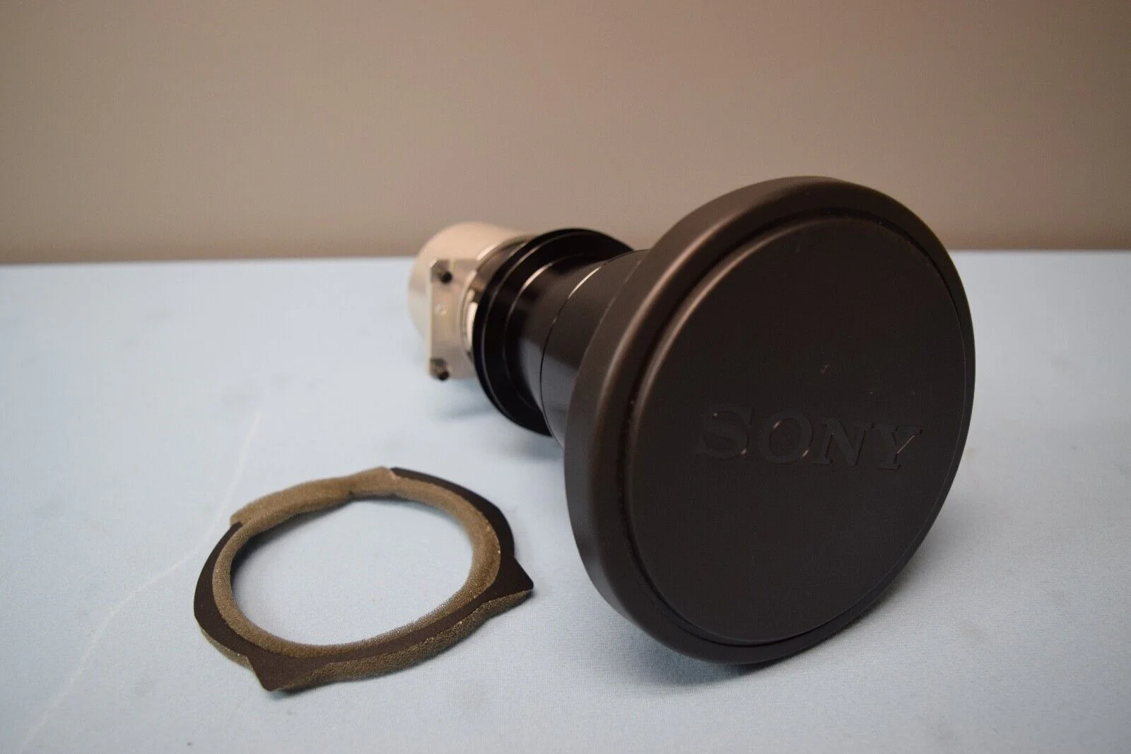 Sony VPLL-1008 Manual 0.8:1 Short Projection Lens - Image 5