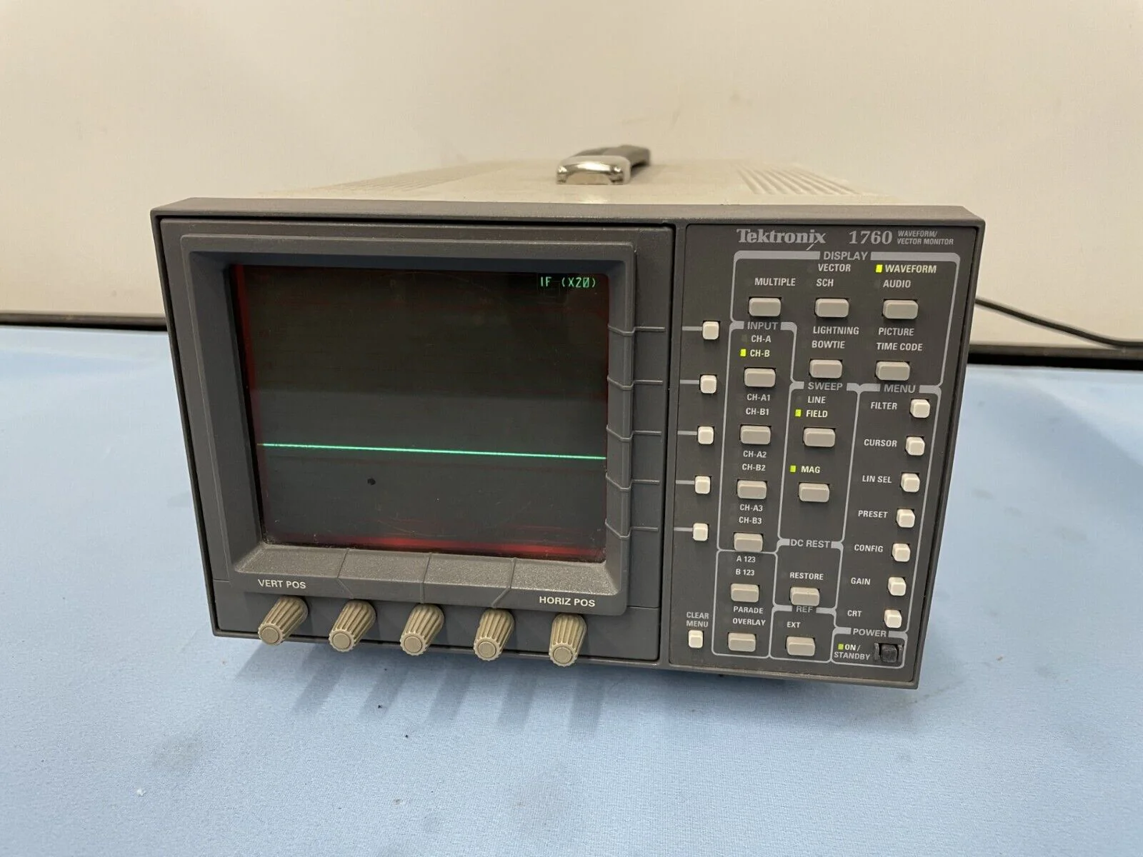 Tektronix 1760 Portable / Compact Analog Waveform & Vector Monitor Display NTSC - Image 3