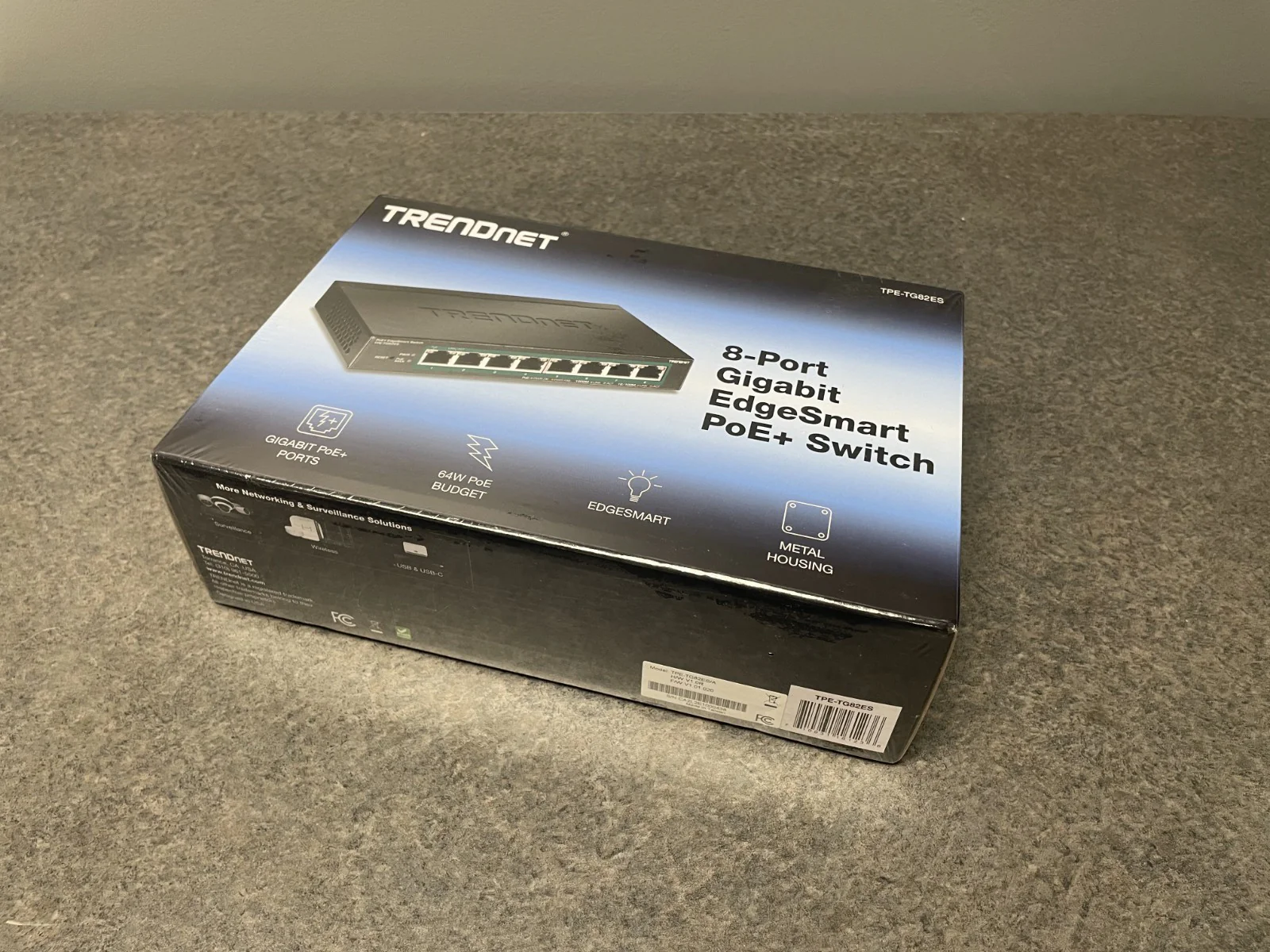 TRENDnet TPE-TG82ES 8-Port Gigabit EdgeSmart PoE+ Switch - Image 2
