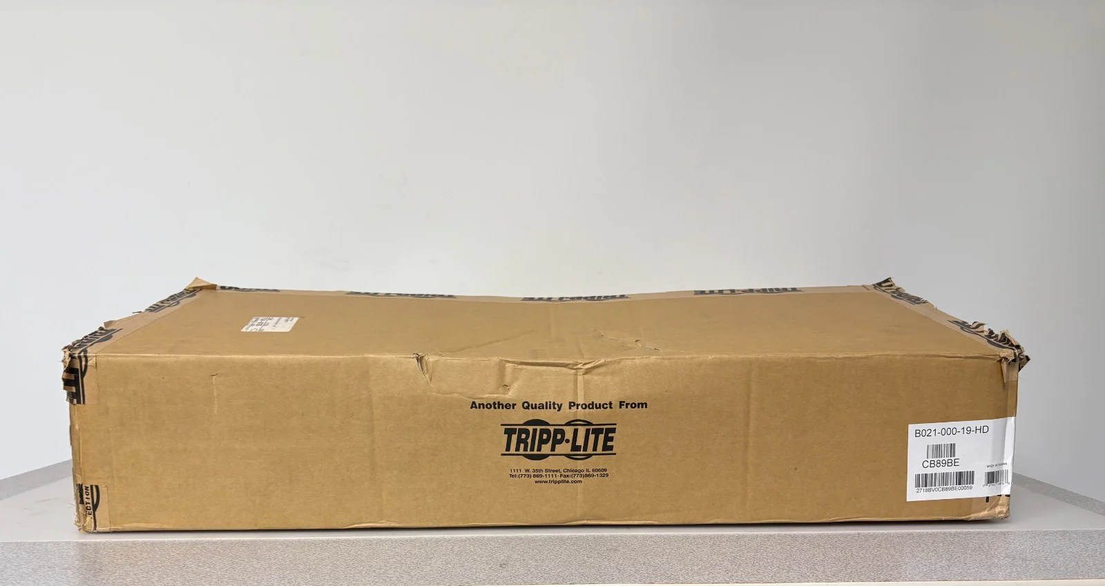Tripp Lite B021-000-19-HD 1RU Rackmount Console with 19" LCD Display