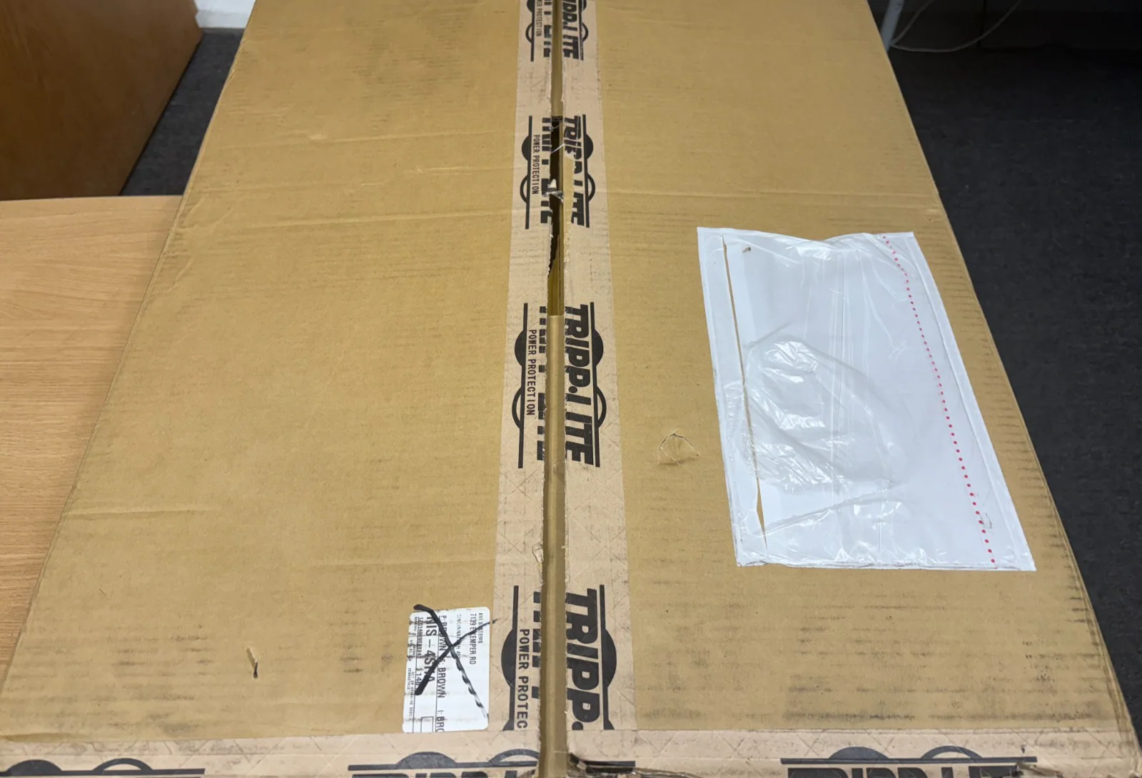 Tripp Lite Rack Console (P/N: B02100019HD2) - Image 2