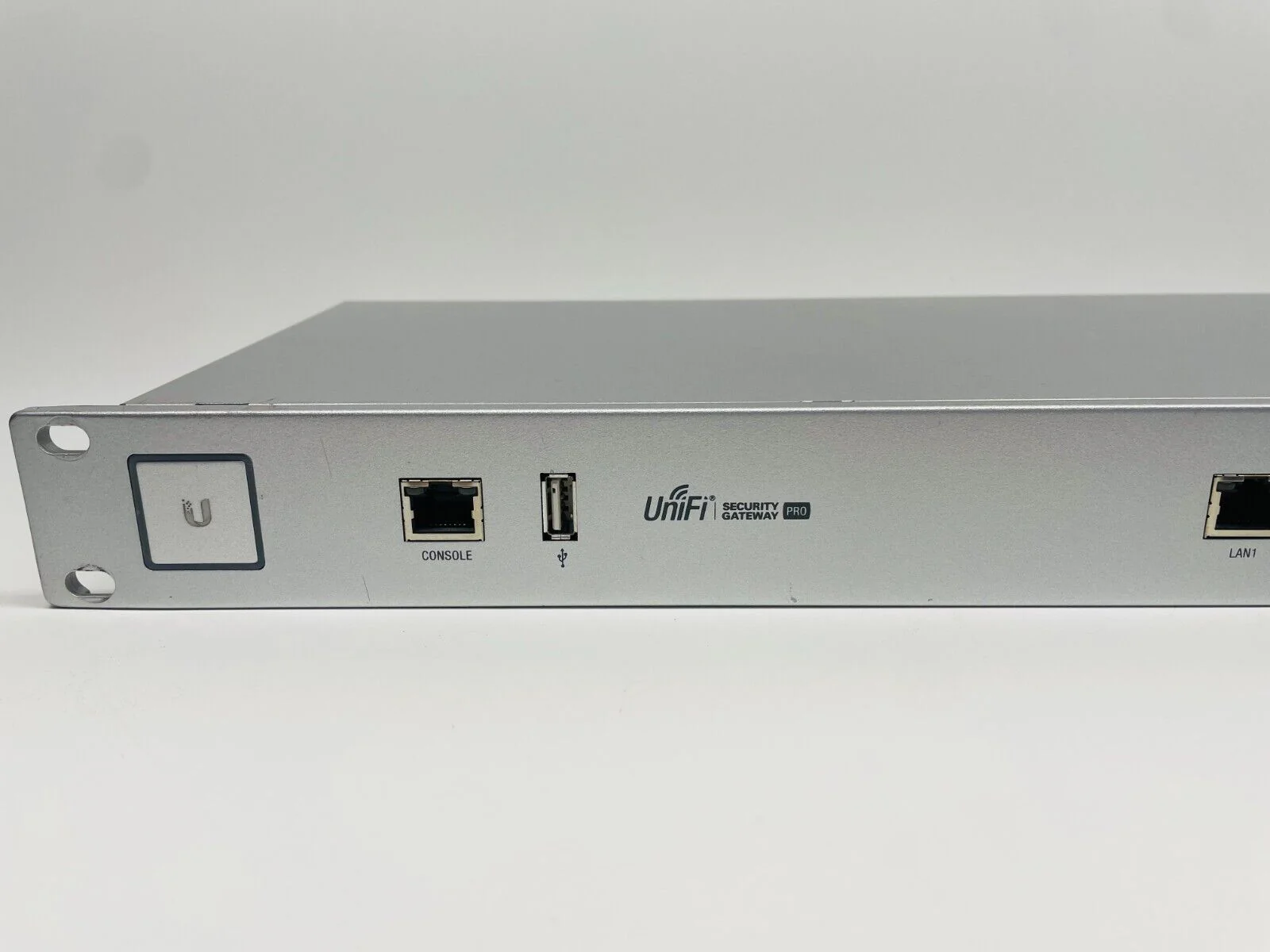 Ubiquiti Networks USG-PRO-4 Enterprise Gateway Router Security Gateway Pro - Image 2