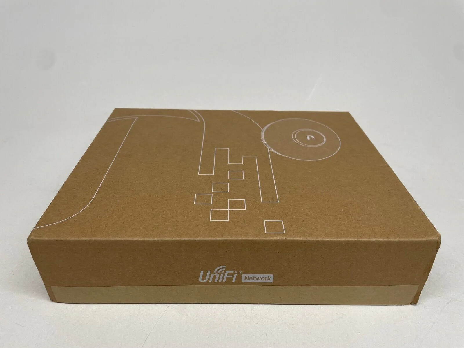 Ubiquiti UniFi UAP-AC-LITE Ceiling-Mounted Dual-Radio Access Point