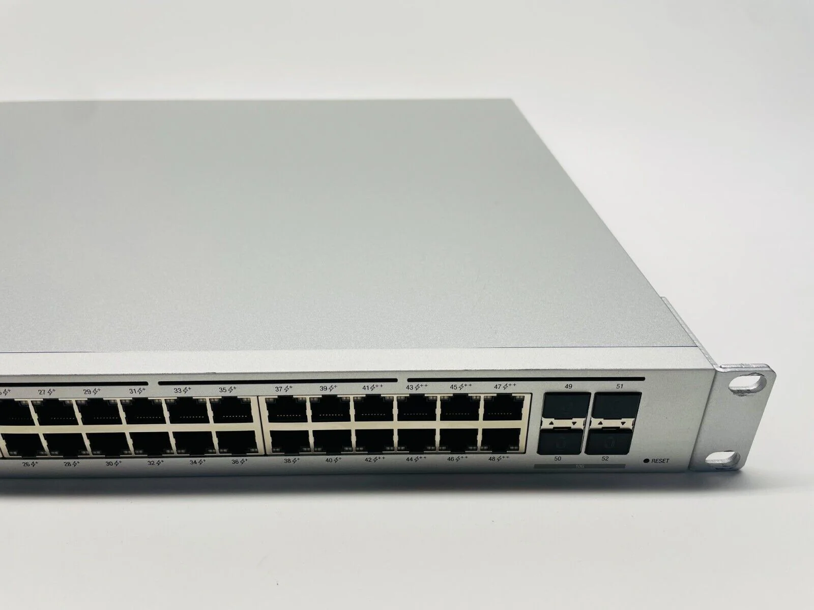 Ubiquiti USW-Pro-48-POE UniFi Network USW Pro 48-Port Gigabit Managed PoE Switch - Image 3