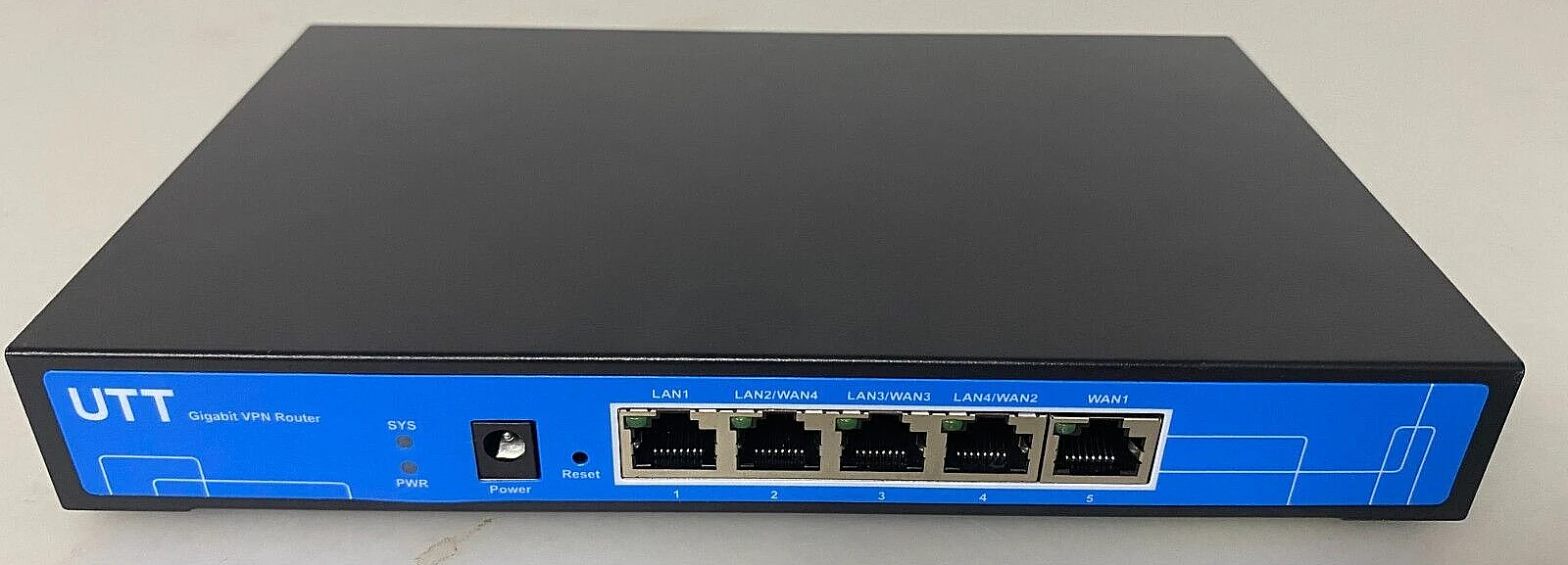 UTT ER840G 4 WAN Ports VPN Router + 10 Ports Gigabit PoE Switch - Image 2