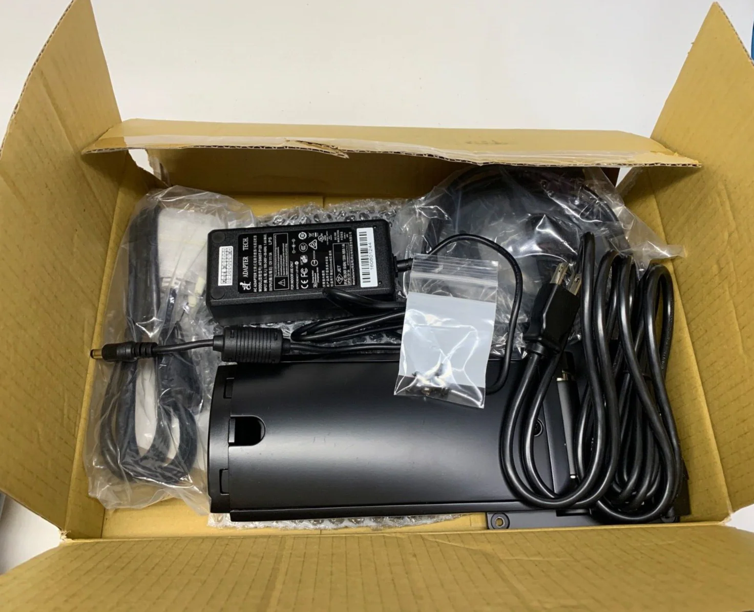 Vaddio 999-5520-022 TeleTouch 22" HD Touch-Screen LCD Monitor with Base - Image 4