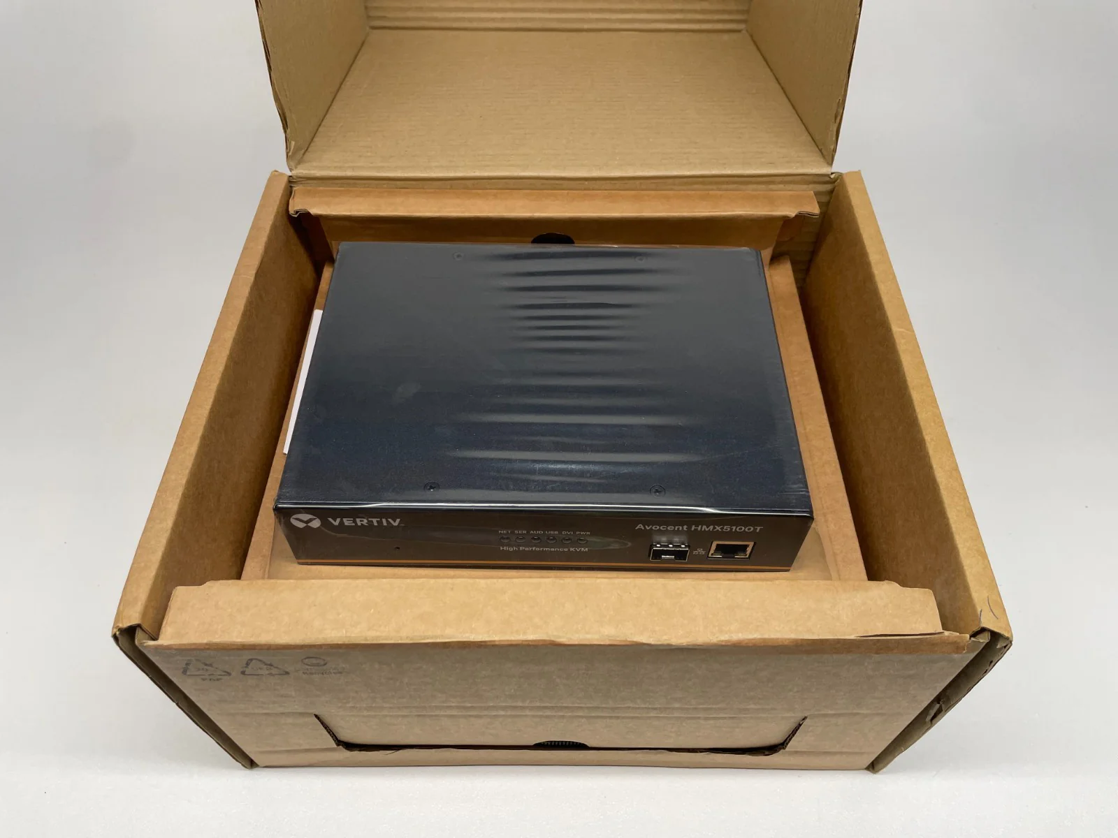 Vertiv Avocent HMX5100T High-Performance KVM Transmitter with DVI-D & Audio SFP - Image 3