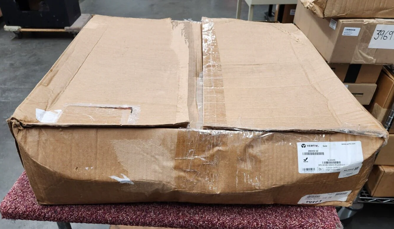 Vertiv Geist MNU3E1R6-12S203-3TL5A0H10-S Power Distribution Unit rPDU NU30205 - Image 3
