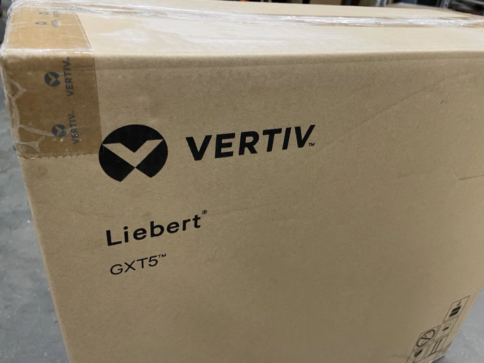 Vertiv Leibert GXT5 GXT5-2000LVRT2UXL Double Conversion Rack Tower Premium UPS - Image 3