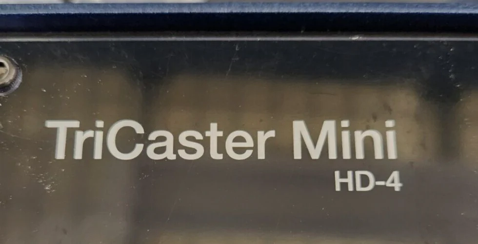 Vizrt NEWTEK TriCaster Mini Advanced HD-4 Rev 2 Bundle BDL-000000006 Con Surface - Image 3