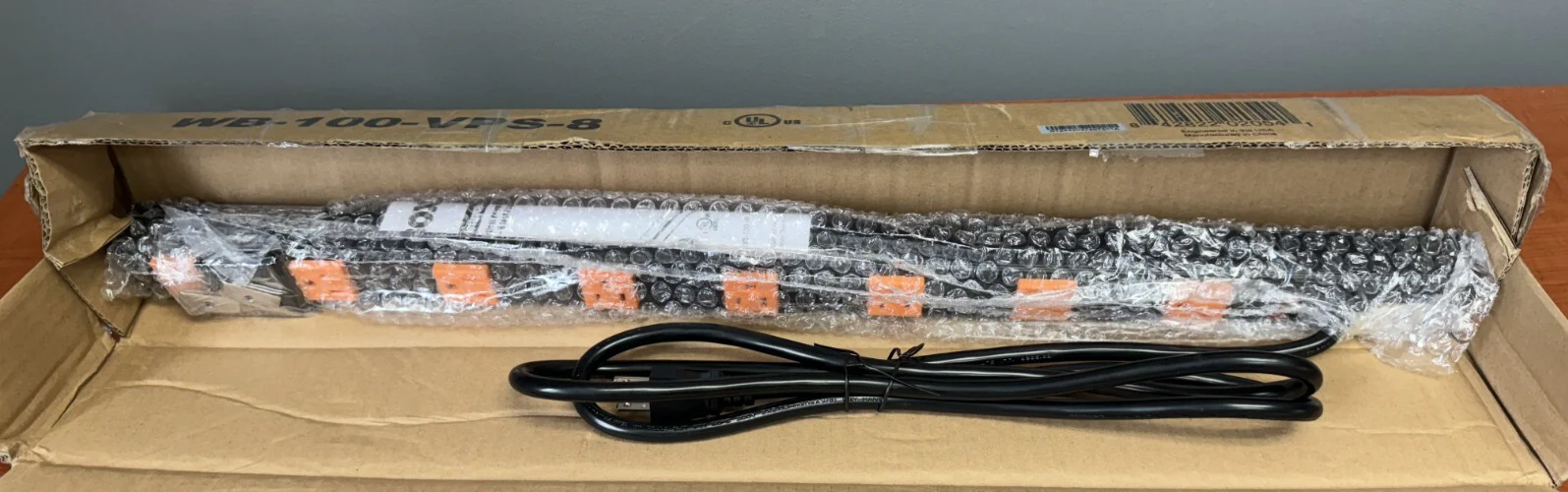 WattBox WB-100-VPS-8 Vertical Rack Mount Power Strip with Aluminum Housing - Image 3
